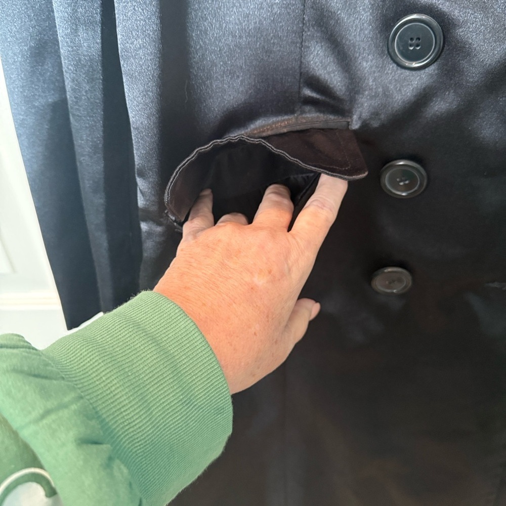 % Elegant Black Satin Trench Coat (M) - Picture 5 of 8